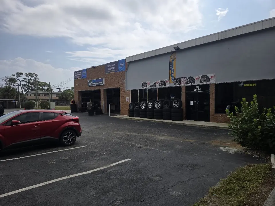 Lightning Wheels & Tires Services LLC