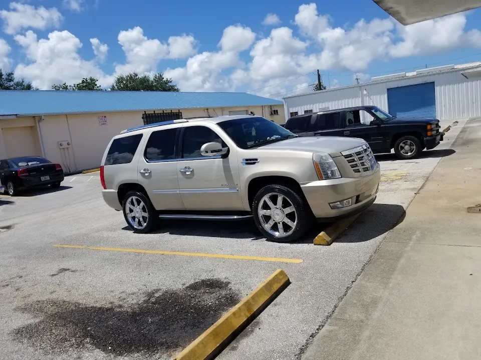 Lock's Automotive LLC
