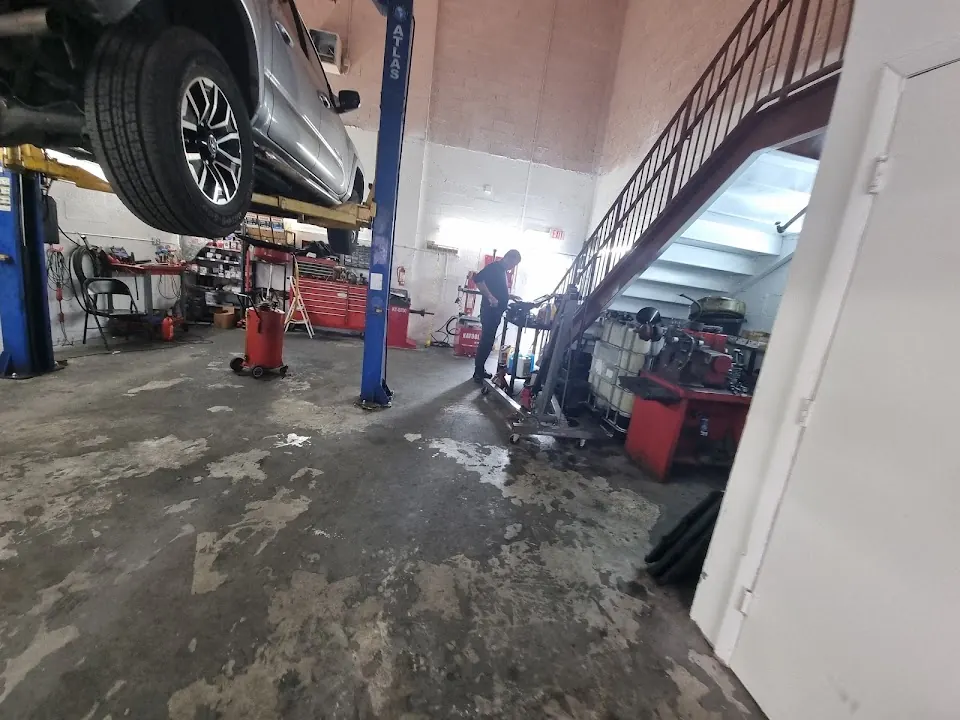L & R Auto Service Corp